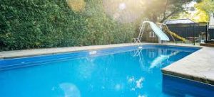 Entretenir la piscine efficacement à Saint-Medard