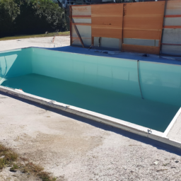 Abri Télescopique : Flexibilité et Protection pour votre Espace Piscine Montbeton