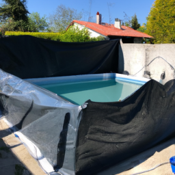 Accessoires et Produits d'Entretien : Astuces et Solutions pour une Piscine Impeccable Sallanches