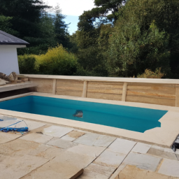 Piscine Extérieure à Coque : Élégance et Facilité d'Entretien Saint-Helen